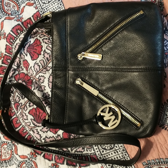 Michael Kors crossbody - Picture 1 of 3